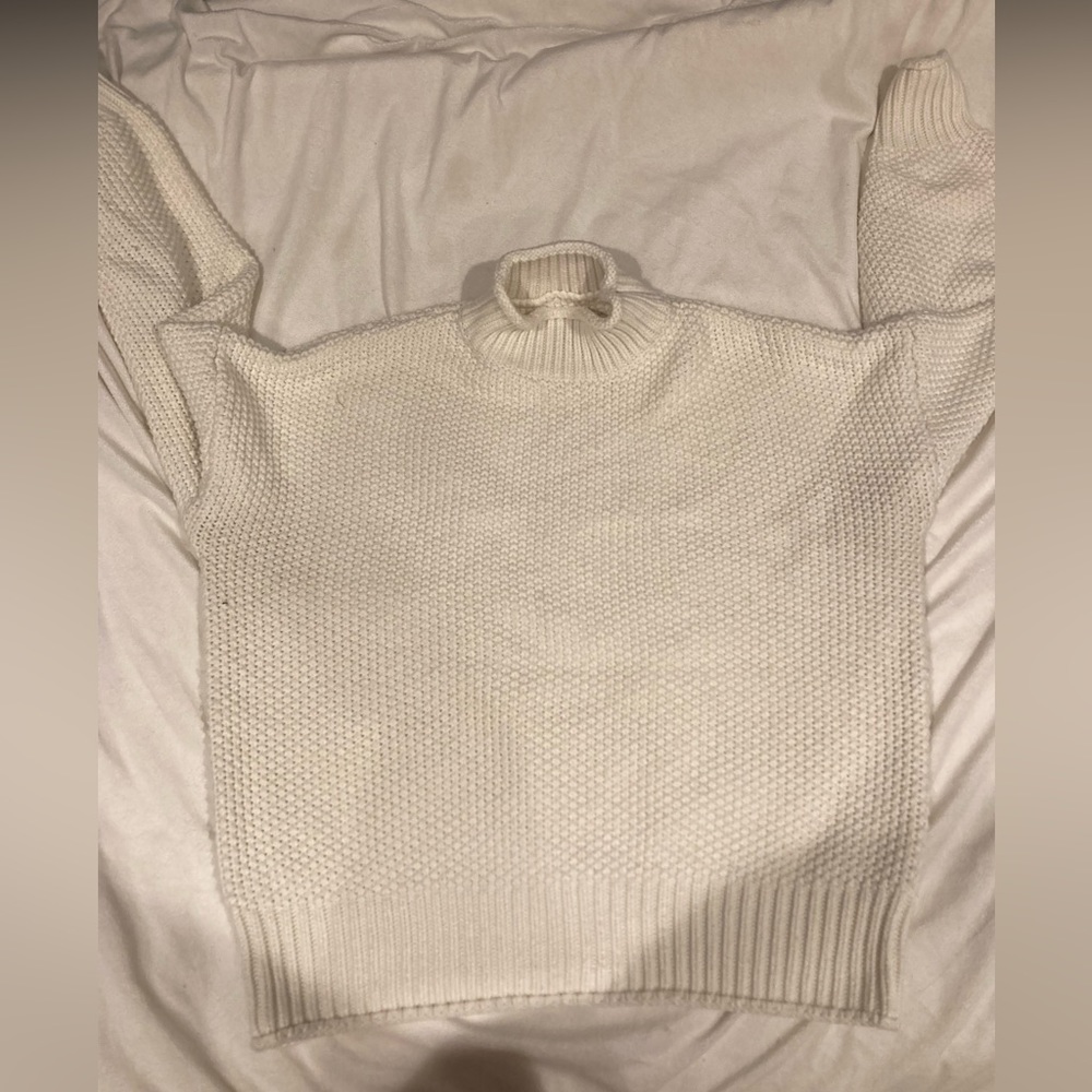 *THRIFTED* white knit crewneck sweater
